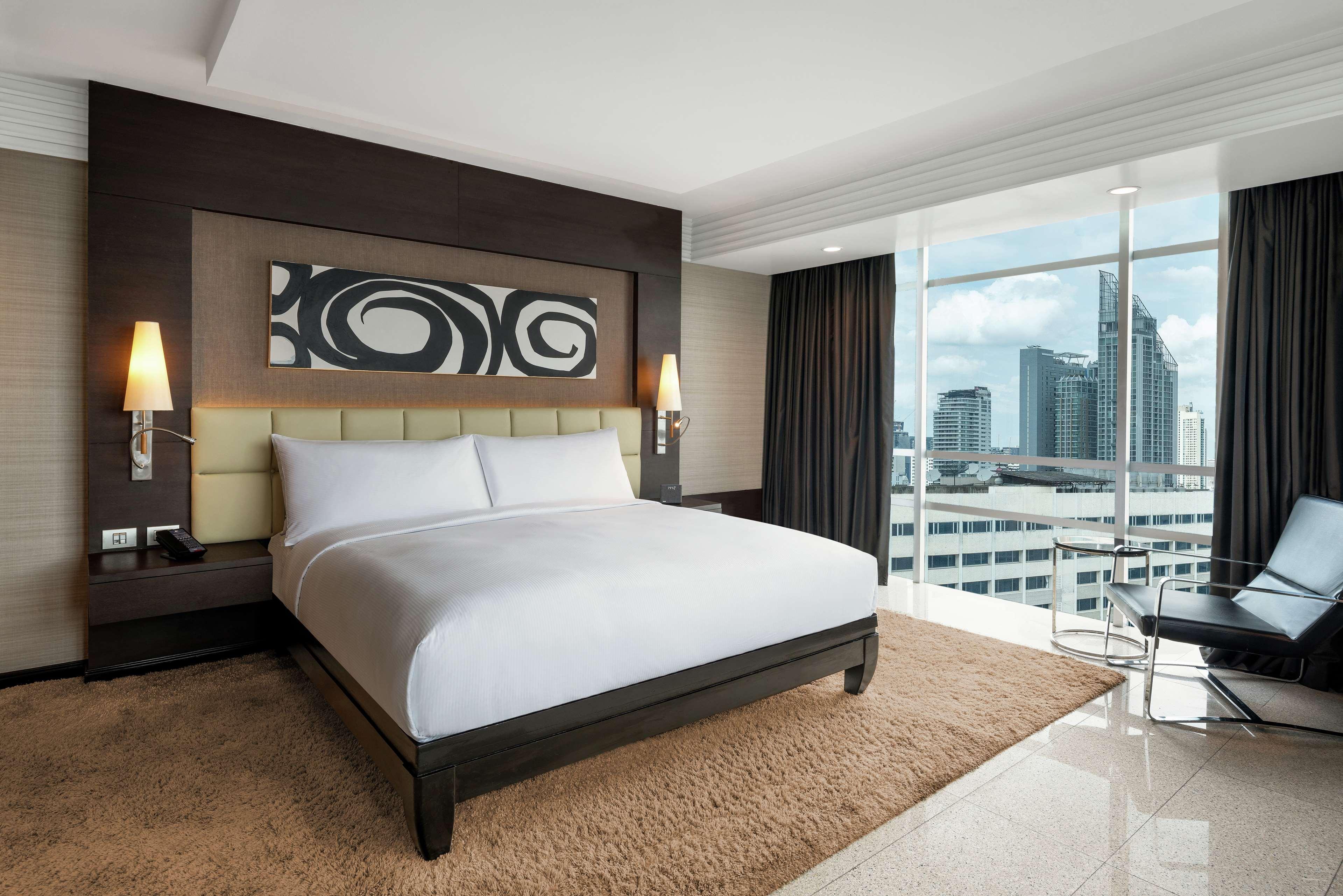 Doubletree By Hilton Bangkok Ploenchit Otel Dış mekan fotoğraf
