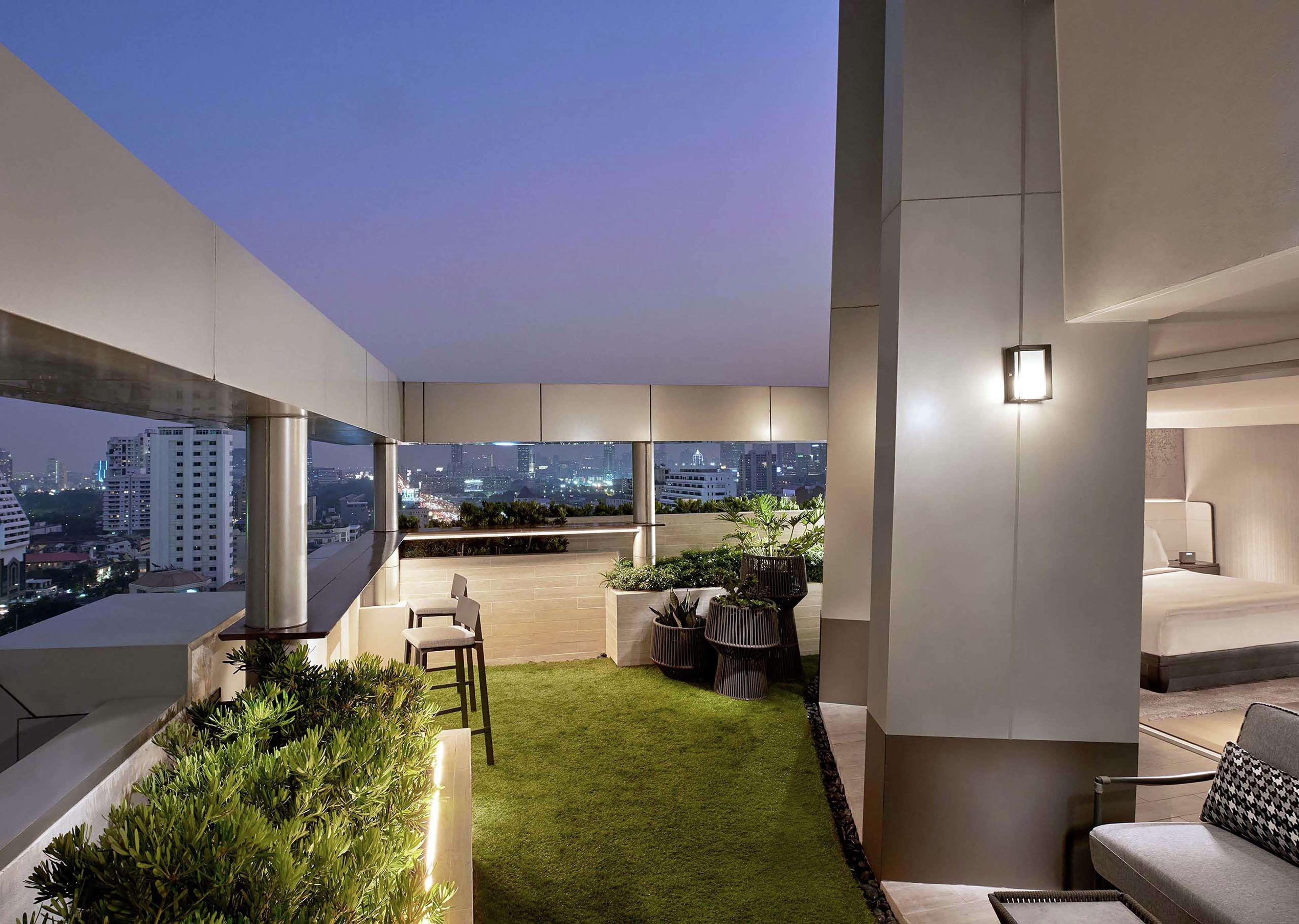 Doubletree By Hilton Bangkok Ploenchit Otel Dış mekan fotoğraf