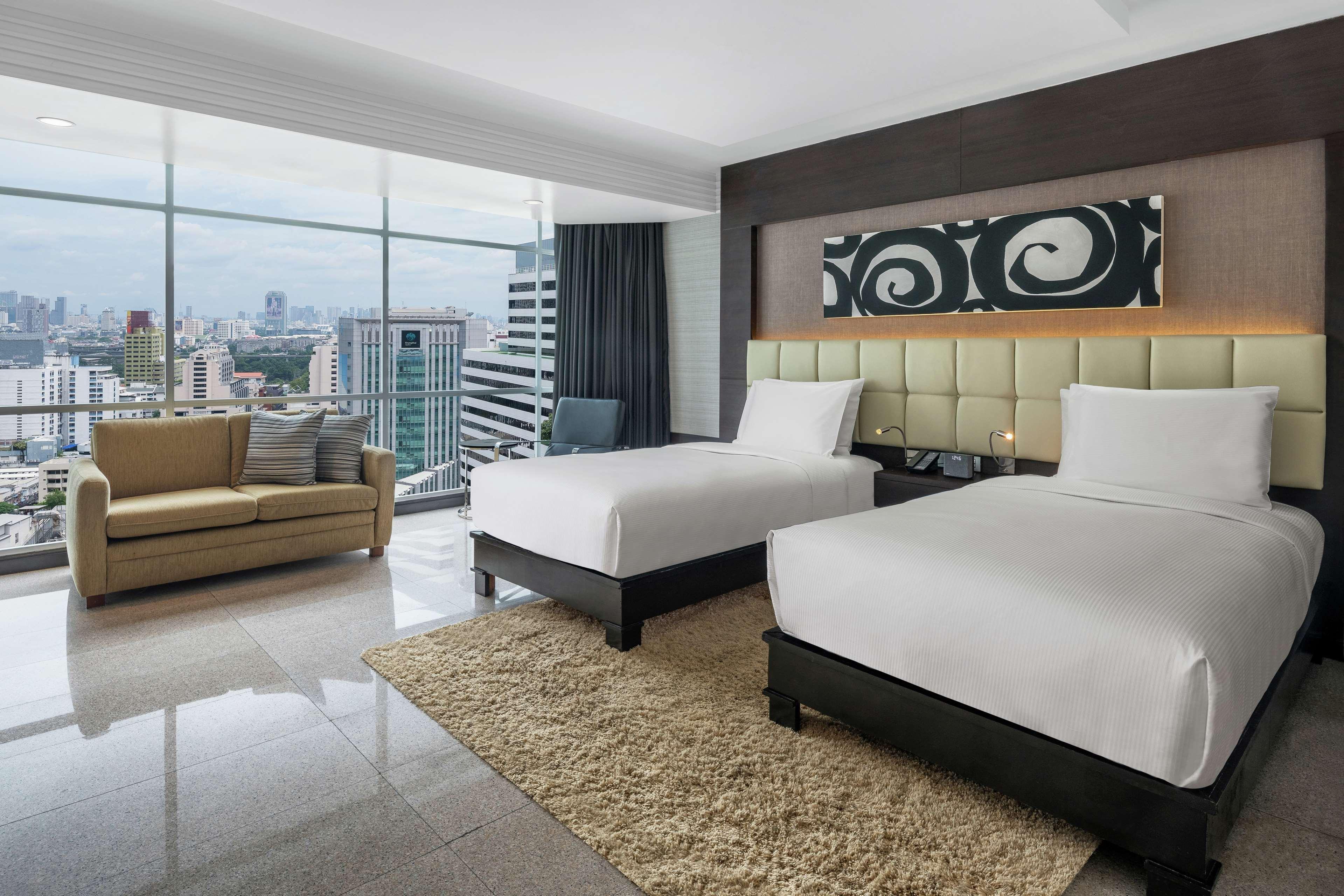 Doubletree By Hilton Bangkok Ploenchit Otel Dış mekan fotoğraf