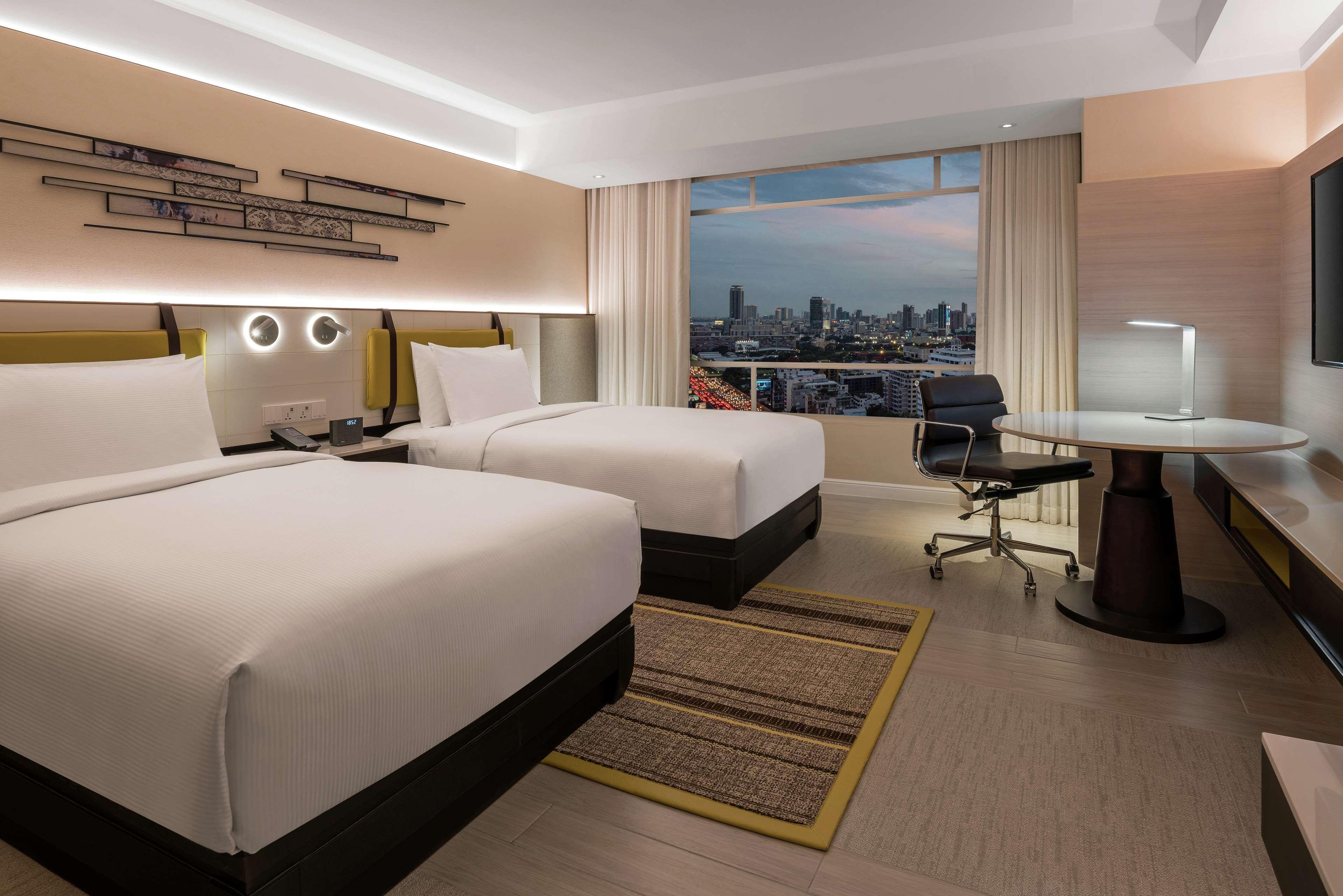 Doubletree By Hilton Bangkok Ploenchit Otel Dış mekan fotoğraf