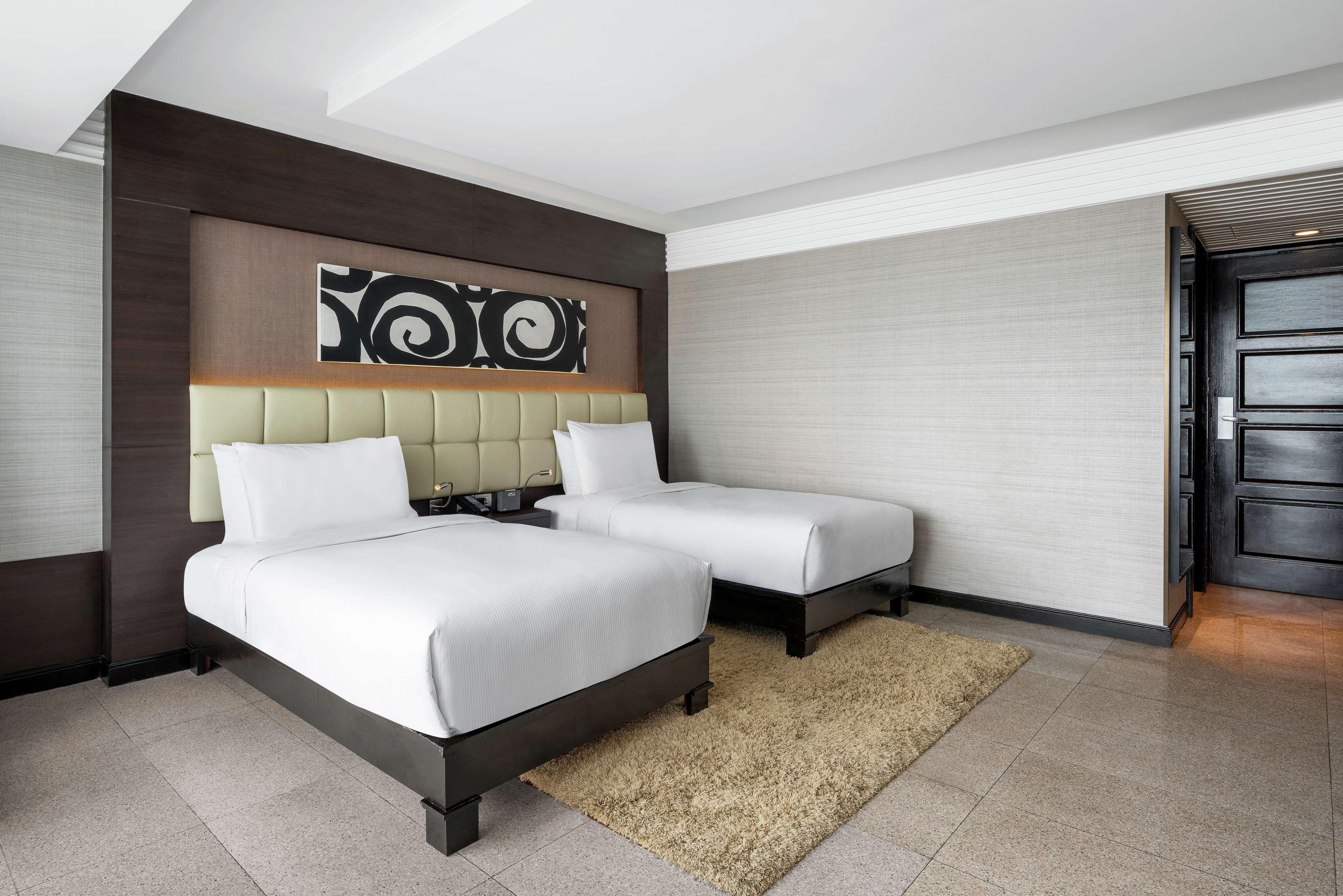 Doubletree By Hilton Bangkok Ploenchit Otel Dış mekan fotoğraf