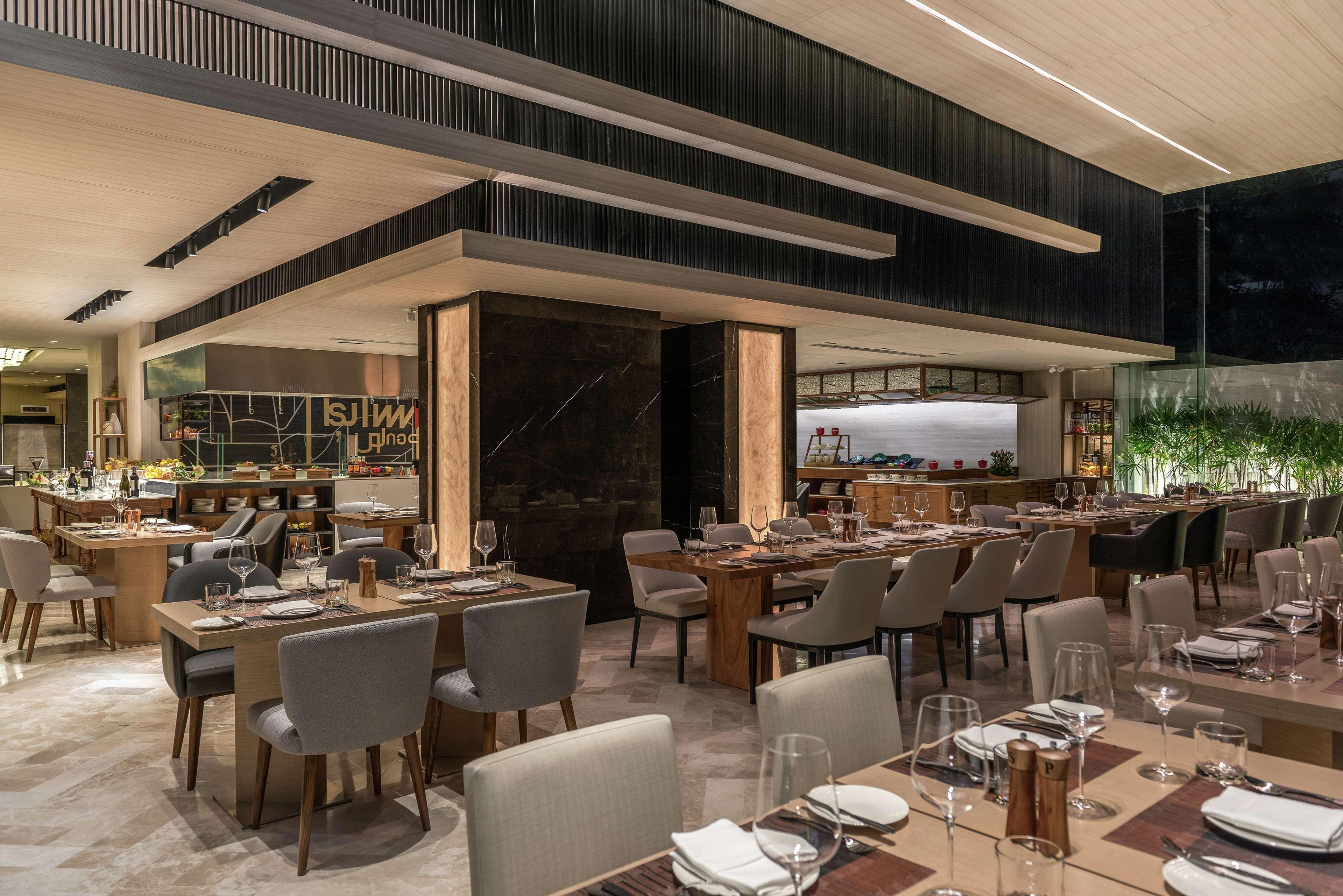 Doubletree By Hilton Bangkok Ploenchit Otel Dış mekan fotoğraf