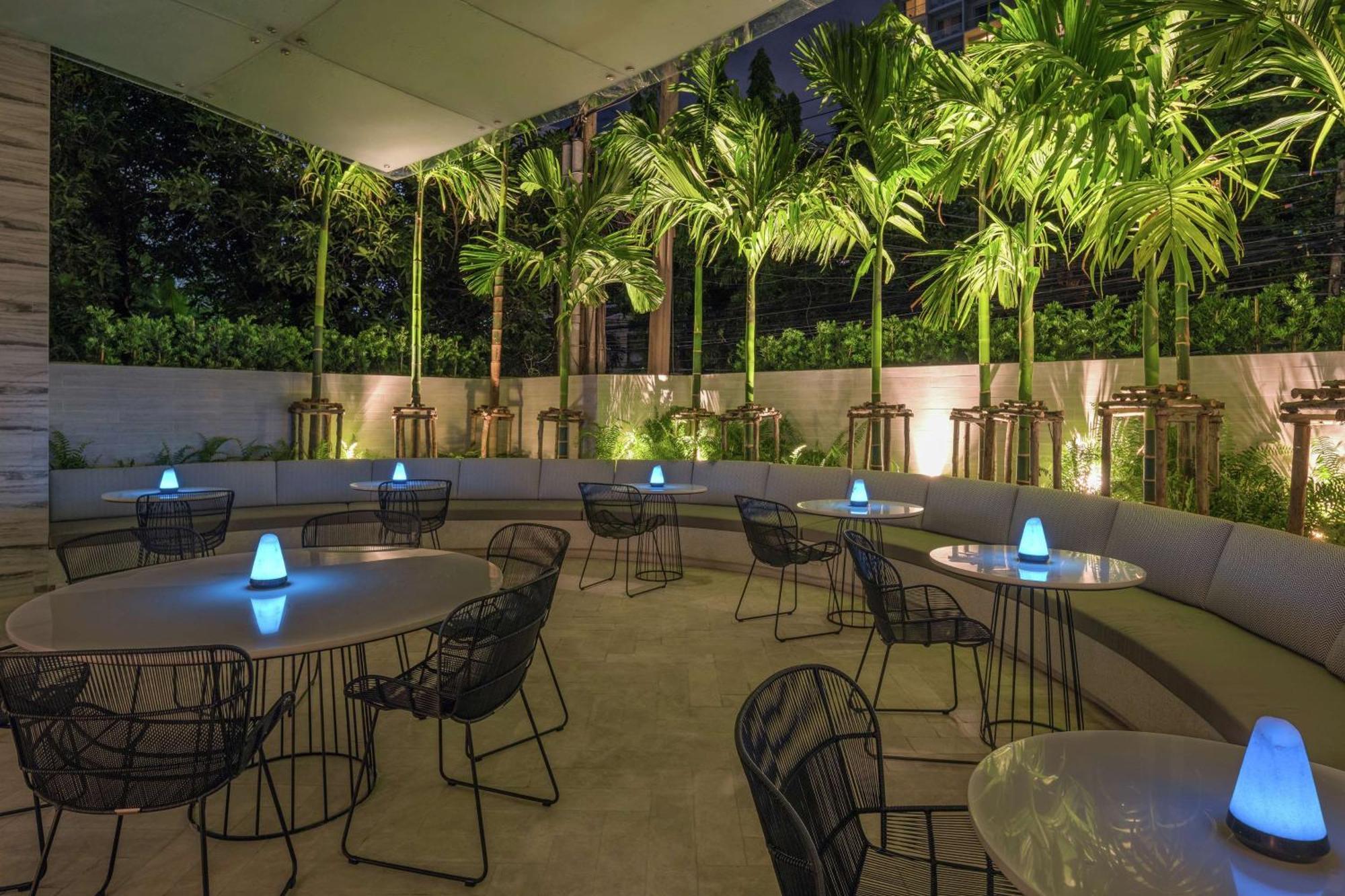 Doubletree By Hilton Bangkok Ploenchit Otel Dış mekan fotoğraf
