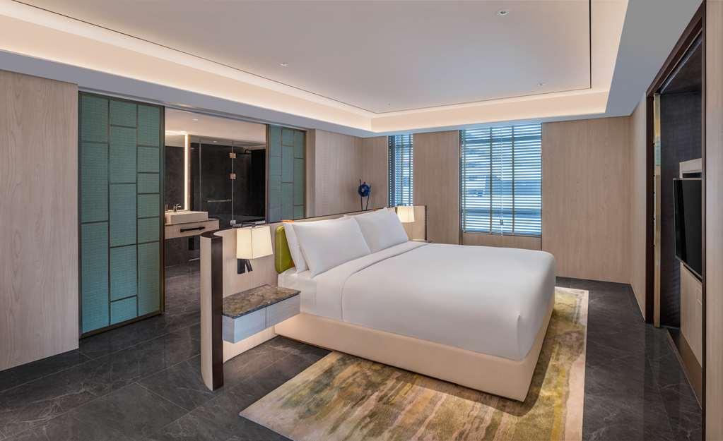 Doubletree By Hilton Bangkok Ploenchit Otel Oda fotoğraf