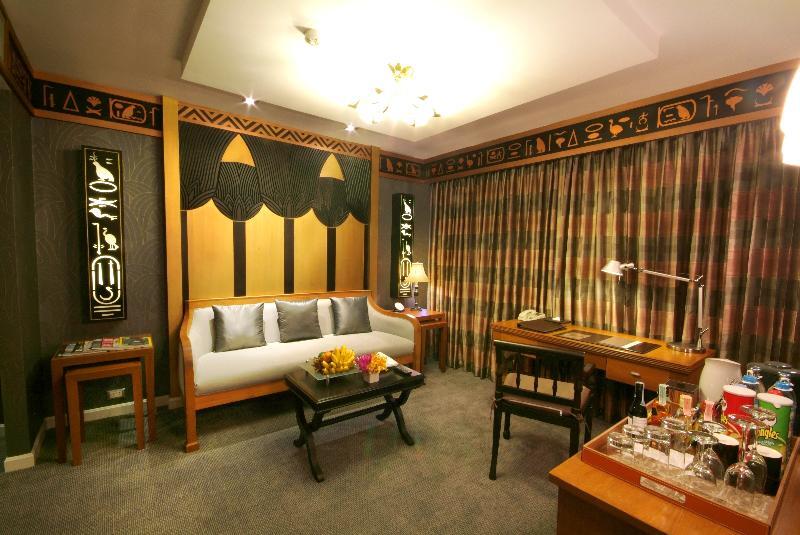 Doubletree By Hilton Bangkok Ploenchit Otel Dış mekan fotoğraf